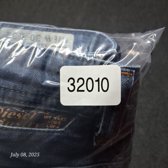 Diesel Jeans Men Size 30x32 Dark Blue Button Fly Safado Regular Slim Straight - Picture 14 of 14